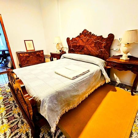 Aparthotel La Traviata - Buñol Pokoj fotografie